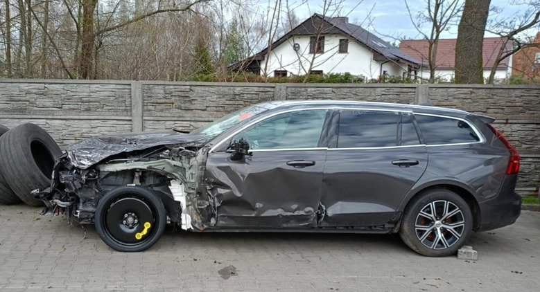 Volvo V60 cena 59900 przebieg: 20500, rok produkcji 2023 z Wrocław małe 781
